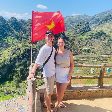 Strawberry House , Tour & Motorbikes Rentel Bed & Breakfast Ha Giang Exterior photo