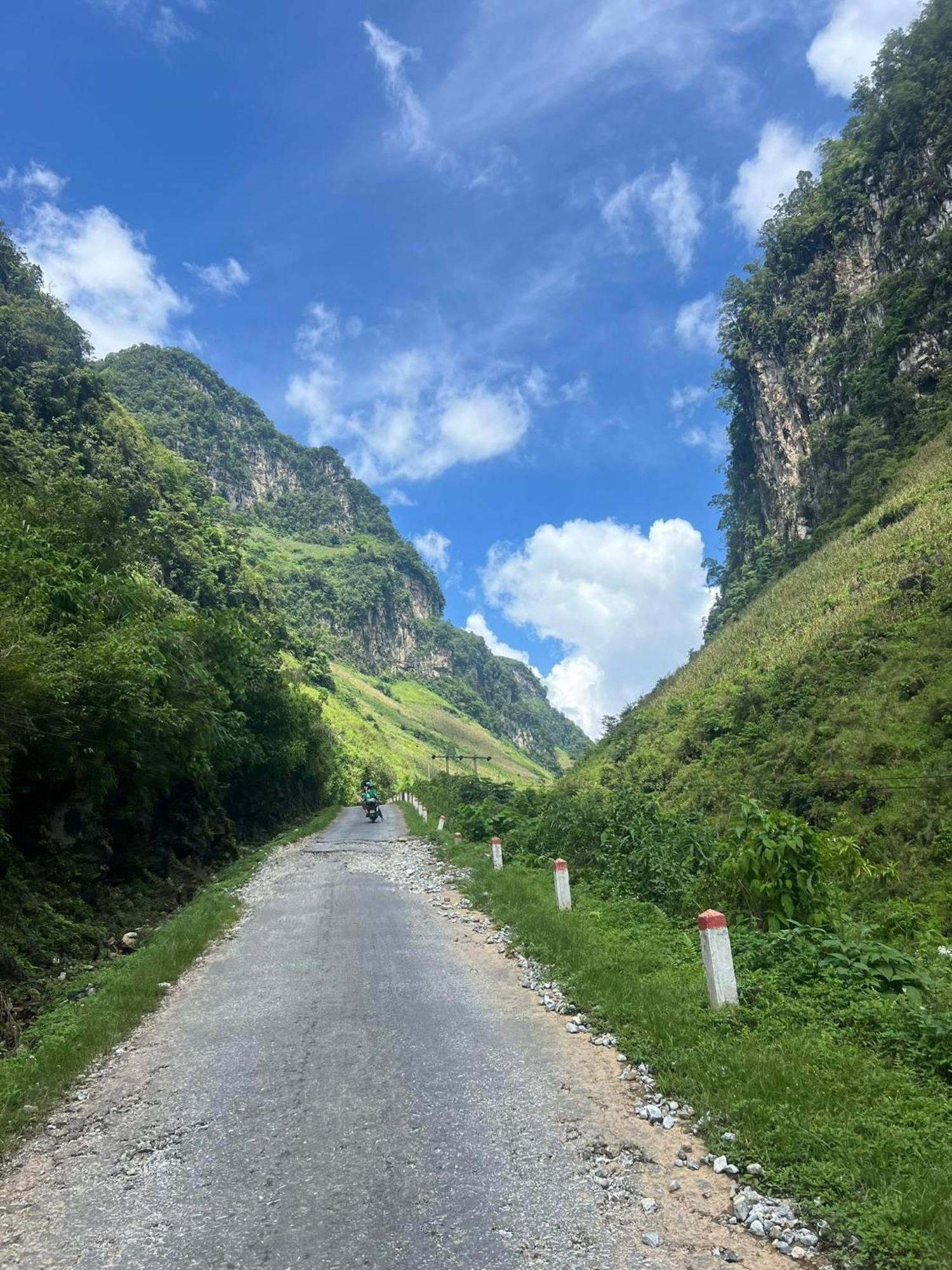 Strawberry House , Tour & Motorbikes Rentel Bed & Breakfast Ha Giang Exterior photo