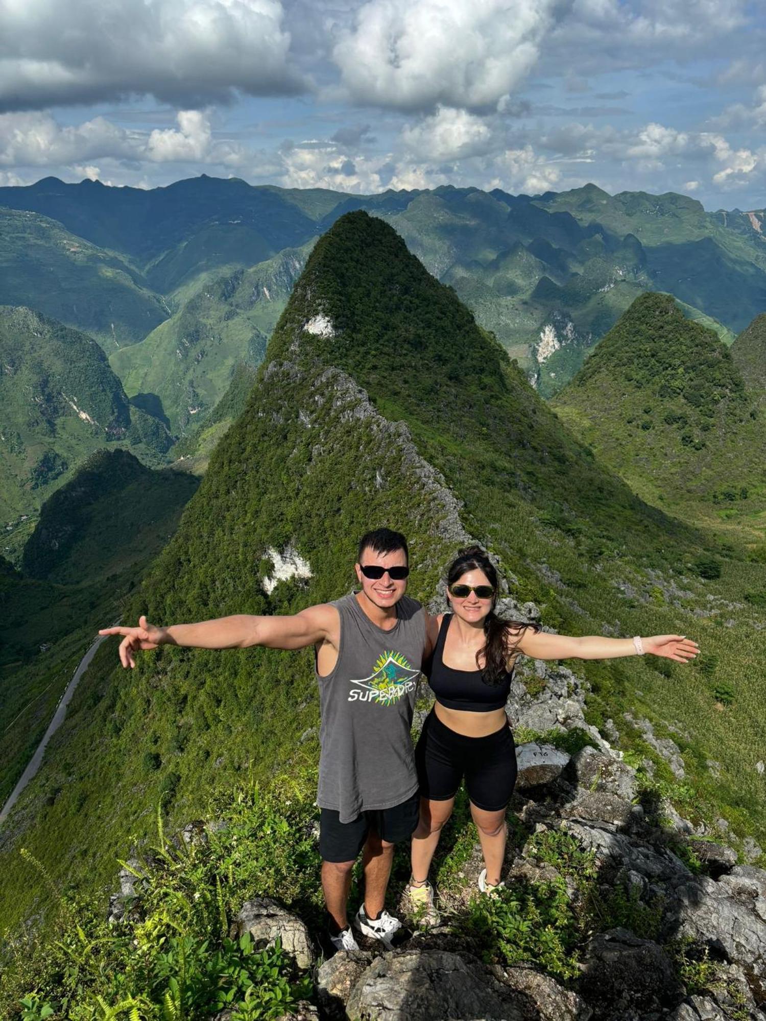 Strawberry House , Tour & Motorbikes Rentel Bed & Breakfast Ha Giang Exterior photo