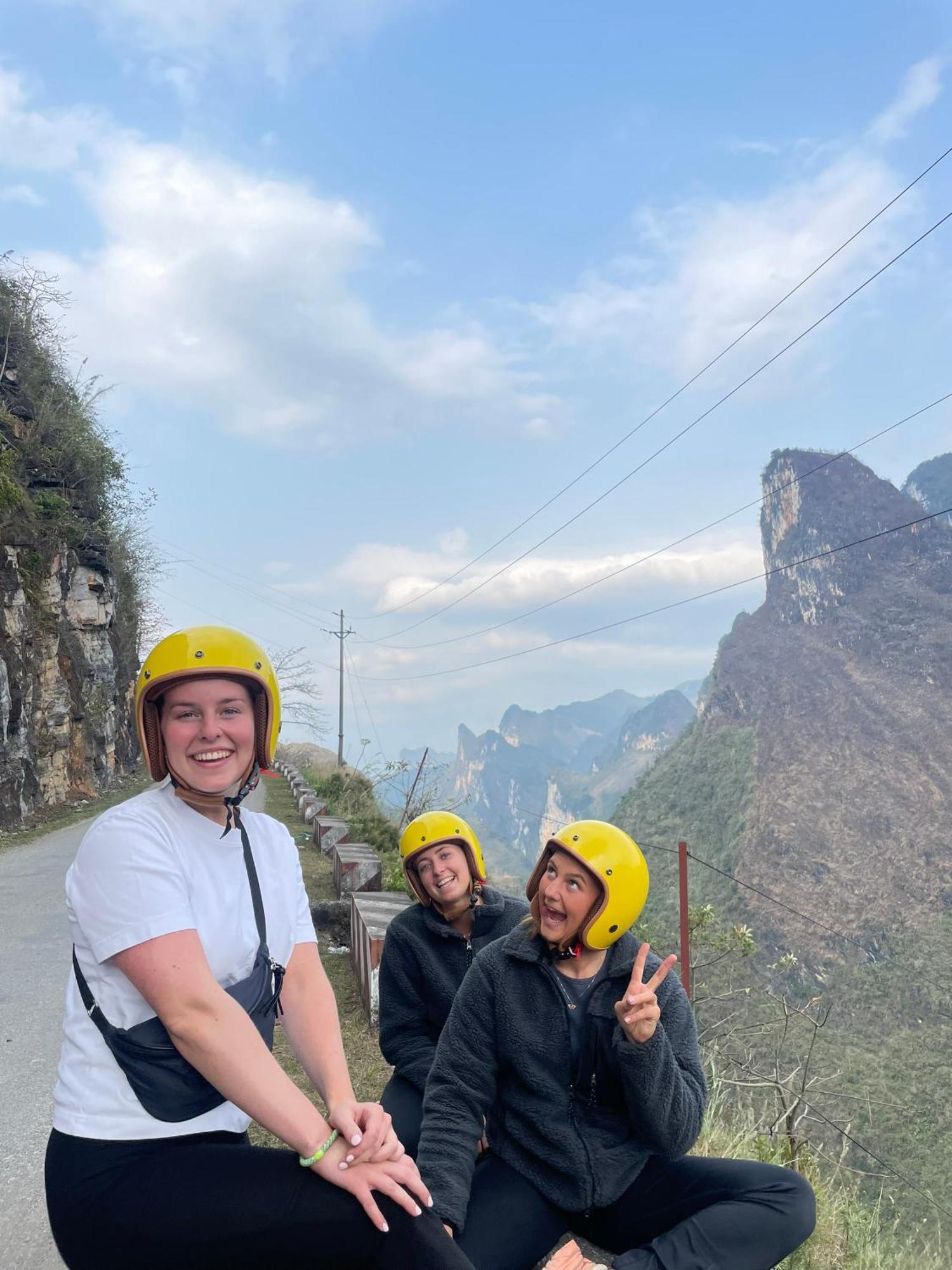 Strawberry House , Tour & Motorbikes Rentel Bed & Breakfast Ha Giang Exterior photo