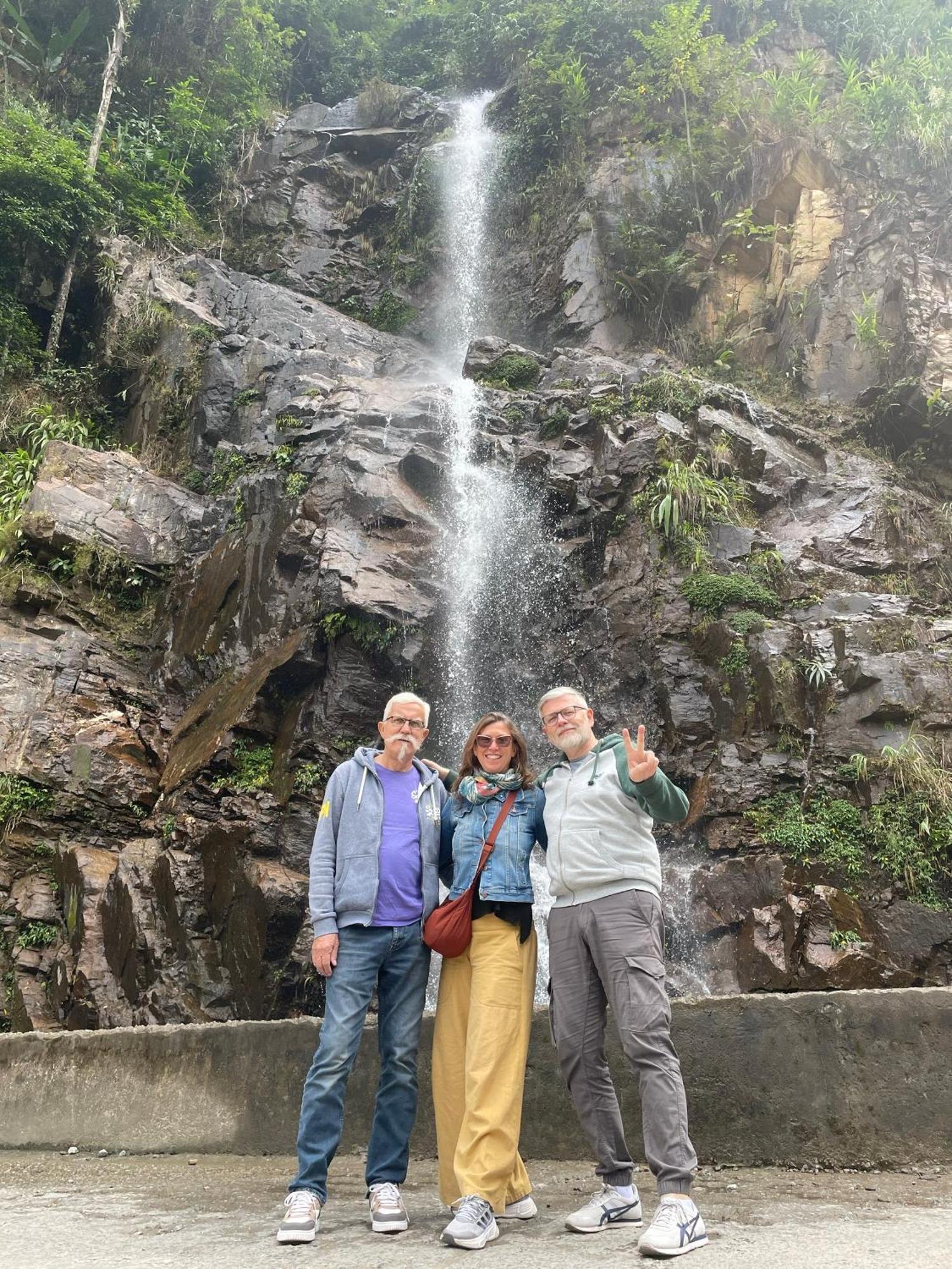 Strawberry House , Tour & Motorbikes Rentel Bed & Breakfast Ha Giang Exterior photo
