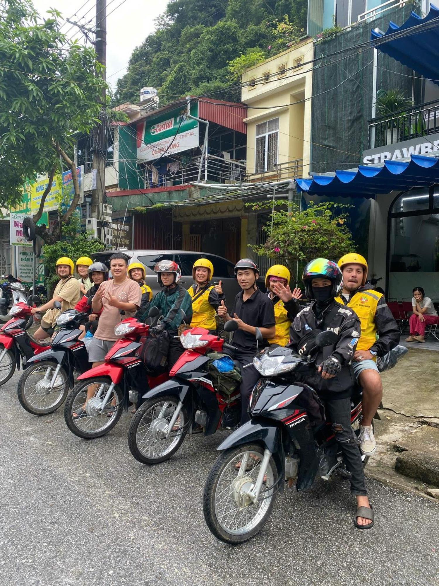 Strawberry House , Tour & Motorbikes Rentel Bed & Breakfast Ha Giang Exterior photo