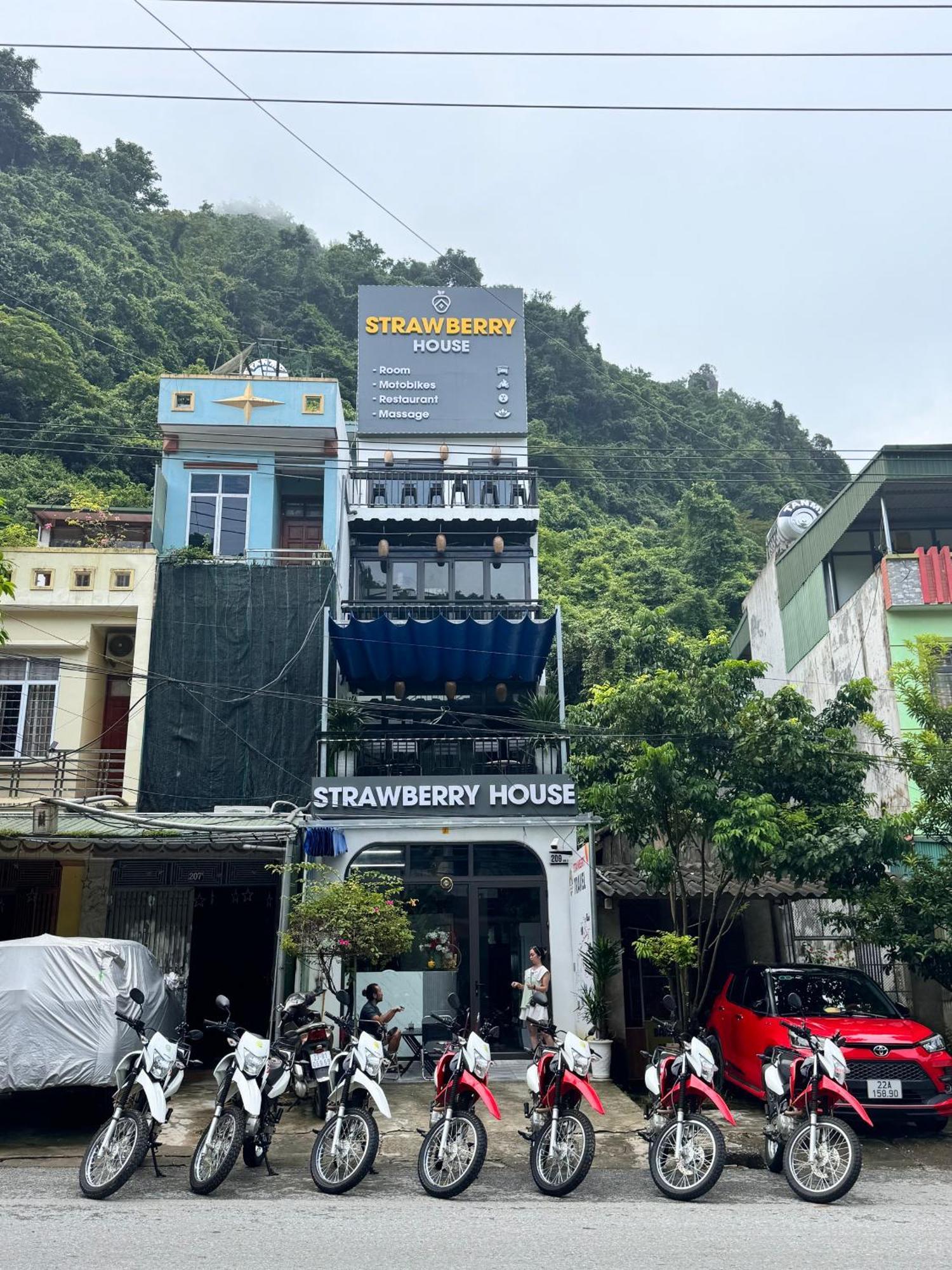 Strawberry House , Tour & Motorbikes Rentel Bed & Breakfast Ha Giang Exterior photo