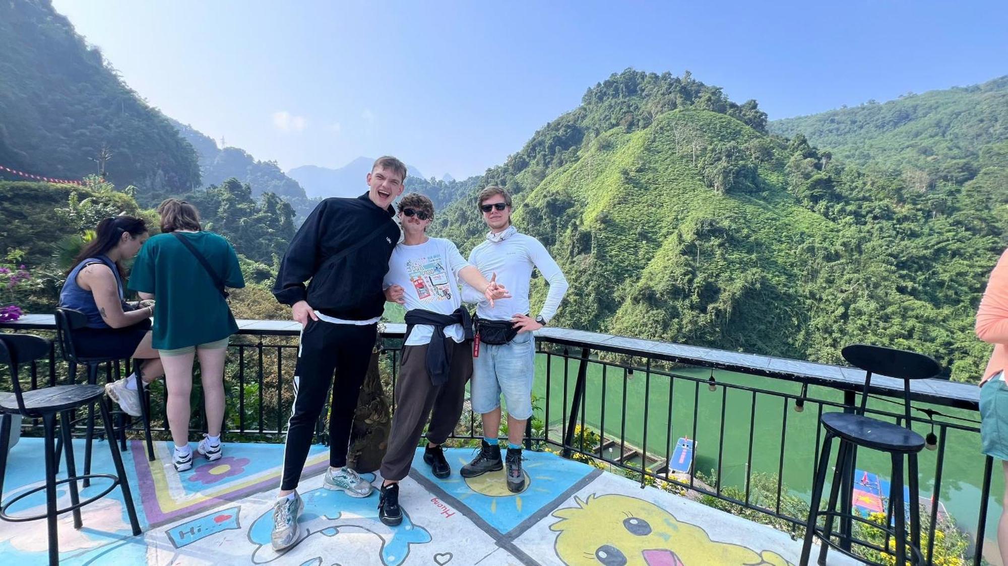 Strawberry House , Tour & Motorbikes Rentel Bed & Breakfast Ha Giang Exterior photo