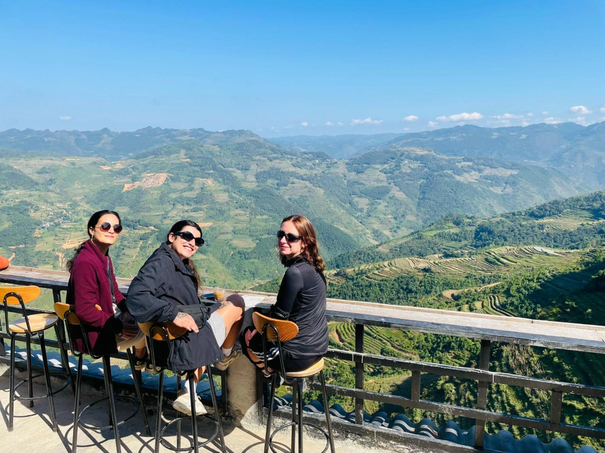 Strawberry House , Tour & Motorbikes Rentel Bed & Breakfast Ha Giang Exterior photo