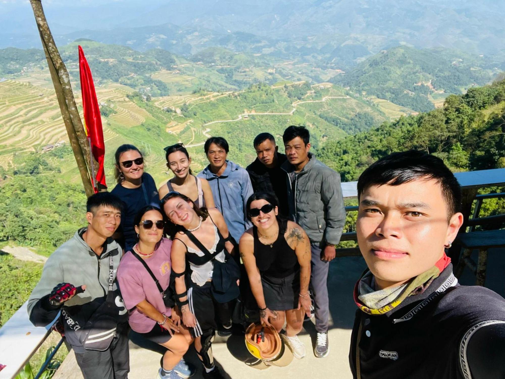 Strawberry House , Tour & Motorbikes Rentel Bed & Breakfast Ha Giang Exterior photo